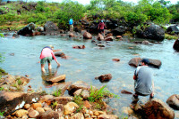 Keith videos Christi's posterior for posterity, Canaima national park, Venezuela