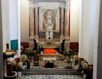 High altar and remains of San Pedro Claver, Convento y Iglesia San Pedro Claver, Old Town Cartagena, Colombia