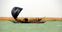 Moving home, Niger River, Mali, Africa