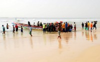 Unloading the catch, Nouakchott fish market, Mauritania, Africa