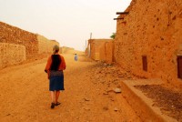 Exploring the sandy back streets of Chinguetti, Mauritania, Africa